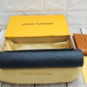 Ví cầm tay nam Louis Vuitton